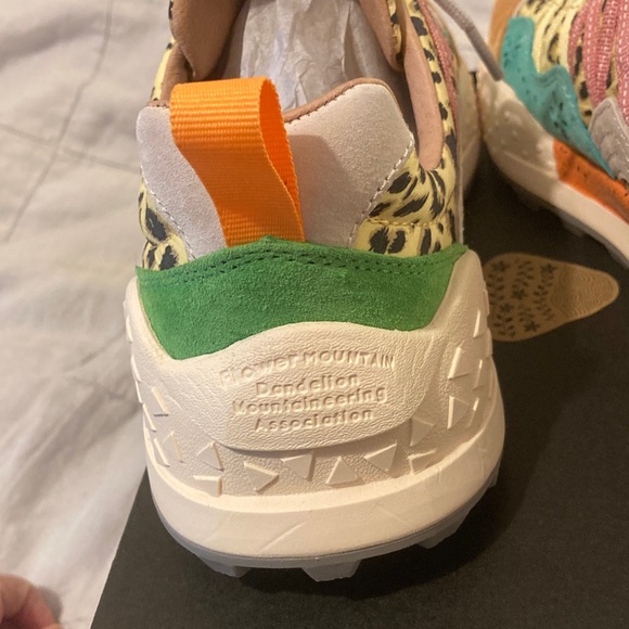 Flower Mountain Washi Sneakers NIB NWT Size 8 | Fits 8.5–9 Colorful Animal Print - Picture 8 of 9